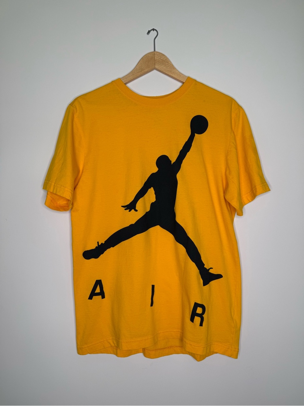 Nike Air Jordan Jumpman Graphic Tee Men’s L Gold Yellow